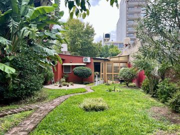 Casa de corte antiguo en excelente estado - Venta Directa - Apto Crédito!!