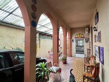 Casa de corte antiguo en excelente estado - Venta Directa - Apto Crédito!!