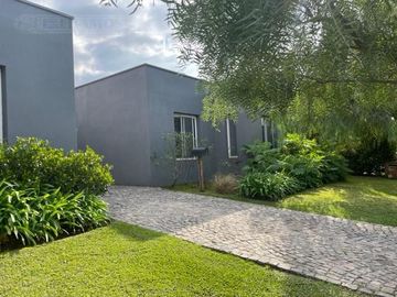 Casa de una sola planta con 3 dormitorios en venta en San Isidro Labrador