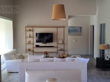 Casa de una sola planta con 3 dormitorios en venta en San Isidro Labrador