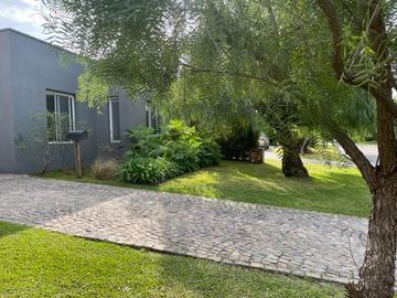 Casa de una sola planta con 3 dormitorios en venta en San Isidro Labrador