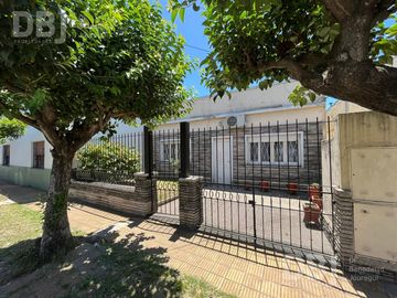 VENTA PH TIPO CASA 2 AMBIENTES EN LOMAS DEL MIRADOR
