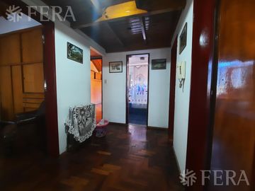 Venta de casa de 5 ambientes con cochera y local en Lanús Oeste