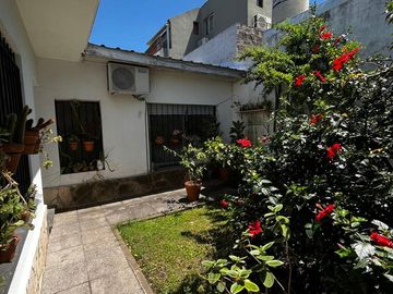 Casa con departamento en Munro - APTO CREDITO