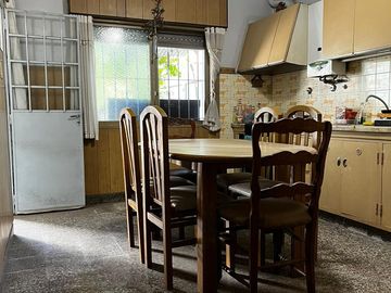Casa con departamento en Munro - APTO CREDITO