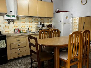Casa con departamento en Munro - APTO CREDITO