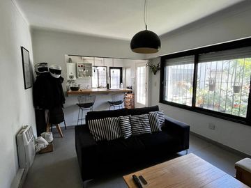 Casa con departamento en Munro - APTO CREDITO