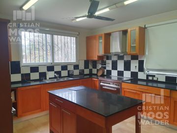 Lujosa propiedad en venta - Dique Lujan.