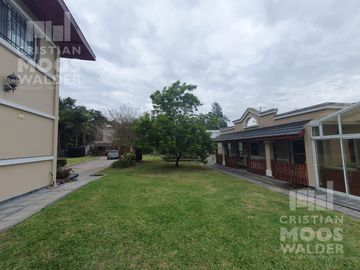 Lujosa propiedad en venta - Dique Lujan.