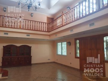 Lujosa propiedad en venta - Dique Lujan.