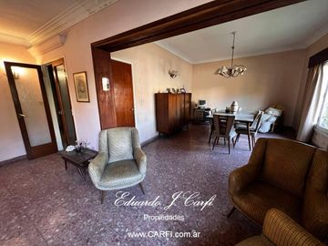 Casa en  castelar Sur