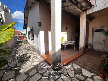 Casa en  castelar Sur