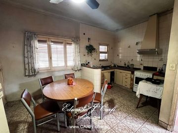 Casa en  castelar Sur