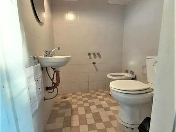Casa en venta - 2 dormitorios 1 baño 2 cocheras - 1000mts2 - El Rodeo, Abasto [FINANCIADA]