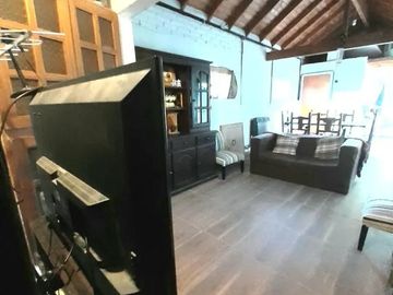 Casa en venta - 2 dormitorios 1 baño 2 cocheras - 1000mts2 - El Rodeo, Abasto [FINANCIADA]