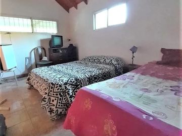 Casa en venta - 2 dormitorios 1 baño 2 cocheras - 1000mts2 - El Rodeo, Abasto [FINANCIADA]