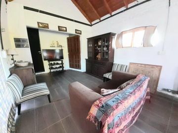 Casa en venta - 2 dormitorios 1 baño 2 cocheras - 1000mts2 - El Rodeo, Abasto [FINANCIADA]