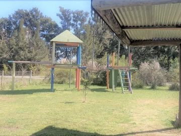 Casa en venta - 2 dormitorios 1 baño 2 cocheras - 1000mts2 - El Rodeo, Abasto [FINANCIADA]