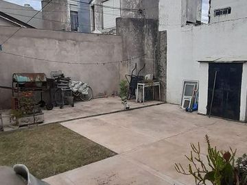 VENDO CHALET 3 AMBIENTES RECICLADO - APTO A CREDITO