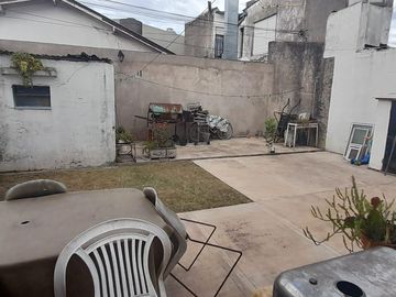 VENDO CHALET 3 AMBIENTES RECICLADO - APTO A CREDITO