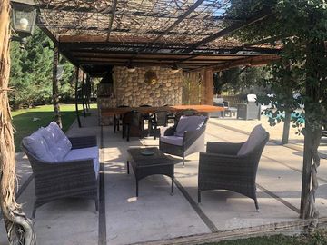 Casa rural con alma de finca. a 4 km de la capital. Mendoza. Rivadavia. terreno 8000 m2