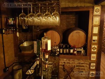 Casa rural con alma de finca. a 4 km de la capital. Mendoza. Rivadavia. terreno 8000 m2
