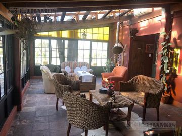 Casa rural con alma de finca. a 4 km de la capital. Mendoza. Rivadavia. terreno 8000 m2