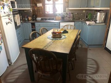 Casa rural con alma de finca. a 4 km de la capital. Mendoza. Rivadavia. terreno 8000 m2
