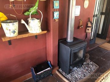 Casa rural con alma de finca. a 4 km de la capital. Mendoza. Rivadavia. terreno 8000 m2