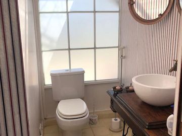 Casa rural con alma de finca. a 4 km de la capital. Mendoza. Rivadavia. terreno 8000 m2
