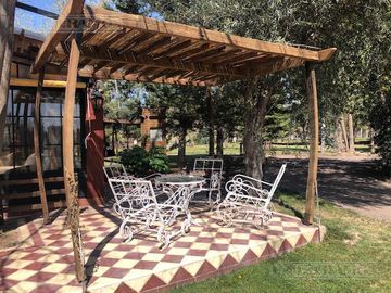 Casa rural con alma de finca. a 4 km de la capital. Mendoza. Rivadavia. terreno 8000 m2