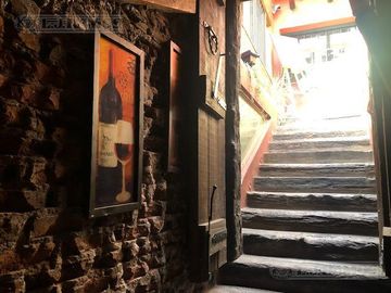 Casa rural con alma de finca. a 4 km de la capital. Mendoza. Rivadavia. terreno 8000 m2