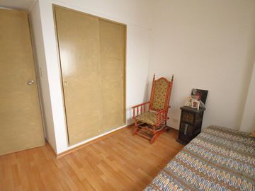 MANZONI 131: IMPECABLE 3AMB.    2 PATIOS   COCHERA OPCIONAL