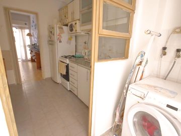 MANZONI 131: IMPECABLE 3AMB.    2 PATIOS   COCHERA OPCIONAL