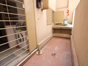 MANZONI 131: IMPECABLE 3AMB.    2 PATIOS   COCHERA OPCIONAL