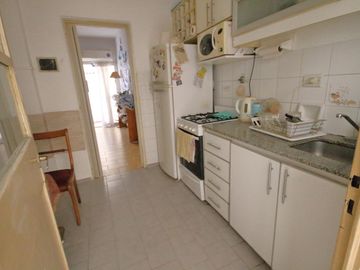 MANZONI 131: IMPECABLE 3AMB.    2 PATIOS   COCHERA OPCIONAL