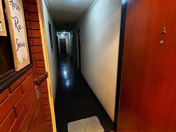 4 ambientes con dependencia en esquina con Av. Corrientes! !