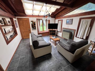 Casa en  VILLA LA ANGOSTURA 3 amb con Cochera cubierta y Parque