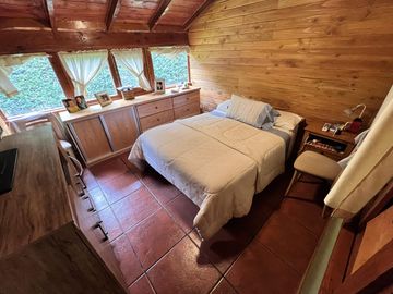 Casa en  VILLA LA ANGOSTURA 3 amb con Cochera cubierta y Parque