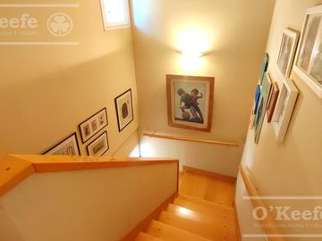 Casa en venta de cuatro dormitorios estilo Clásico  Abril Cl