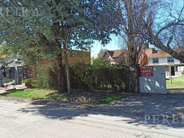 VENTA - Casa sobre calle comercial- Lote 585m2  - Tortugas Norte - Pilar