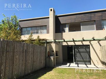 VENTA - Casa sobre calle comercial- Lote 585m2  - Tortugas Norte - Pilar