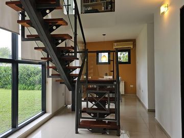 Venta - Casa - 3 Dormitorios - B° Las Terrazas - Valle Escondido