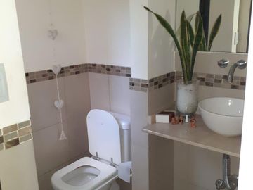 Venta - Casa - 3 Dormitorios - B° Las Terrazas - Valle Escondido