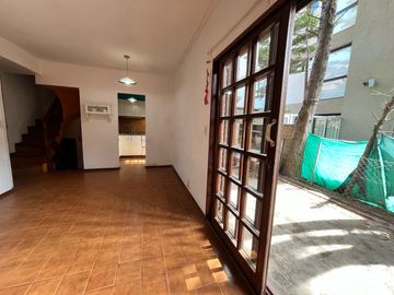 Departamento tipo duplex en venta en Pinamar  con cochera