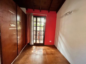 Departamento tipo duplex en venta en Pinamar  con cochera