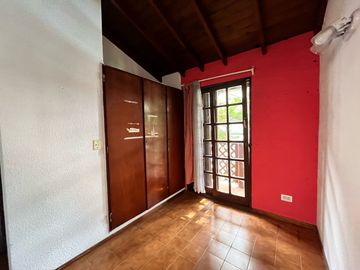 Departamento tipo duplex en venta en Pinamar  con cochera