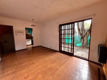 Departamento tipo duplex en venta en Pinamar  con cochera
