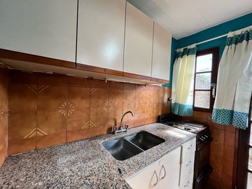 Departamento tipo duplex en venta en Pinamar  con cochera