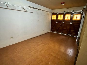 Departamento tipo duplex en venta en Pinamar  con cochera